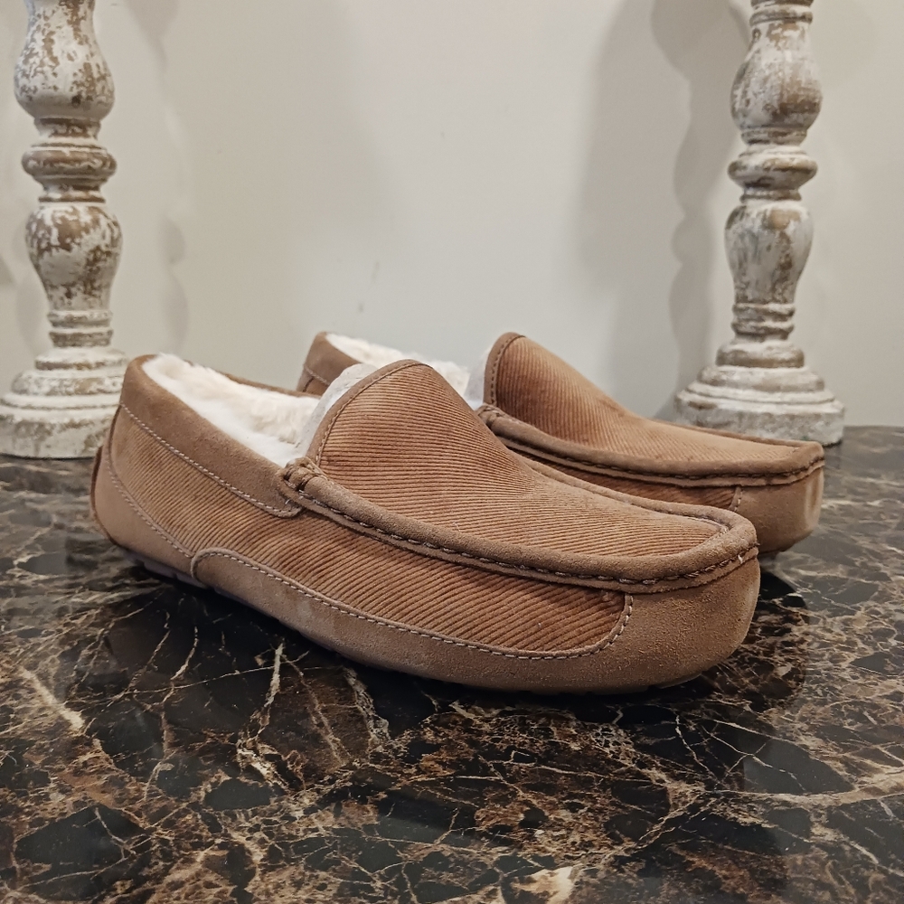 Ugg Ascot II Venetian Curdoroy Driver/Slippers Size 8 Men/9.5 Women - Picture 1 of 12